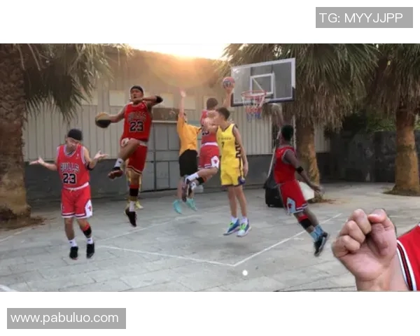 赫伯特琼斯的篮球之路与成就探索：从新秀到明星的蜕变之旅